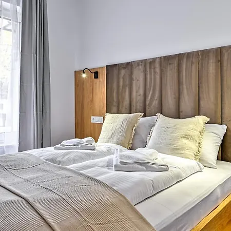 아파트 Pine Apartments, Sun & Snow *