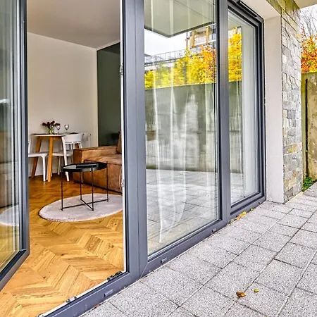 Pine Apartments, Sun & Snow 아파트 *