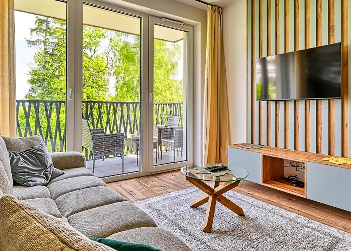 Pine Apartments, Sun & Snow