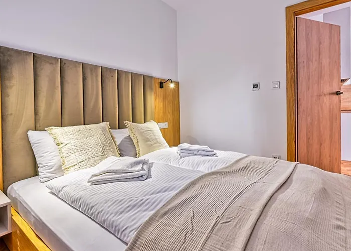 아파트 Pine Apartments, Sun & Snow 스클라르스카포렘바