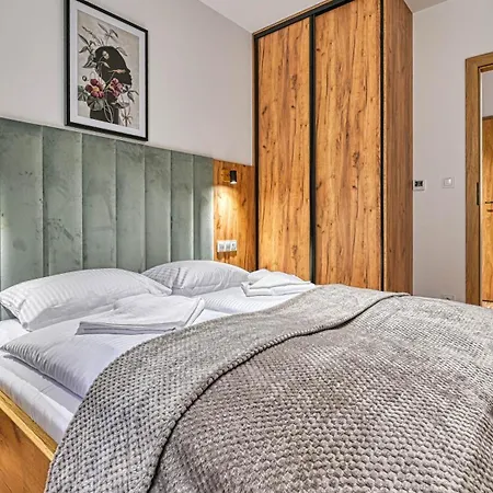 Sun & Snow, Pine Апартаменты