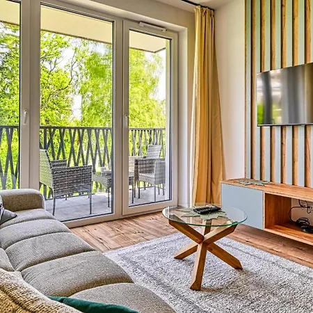 Pine Apartments, Sun & Snow