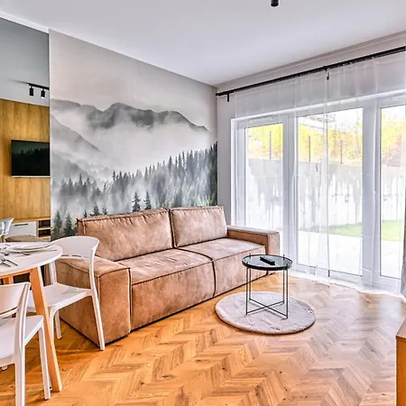 Pine Apartments, Sun & Snow דירה