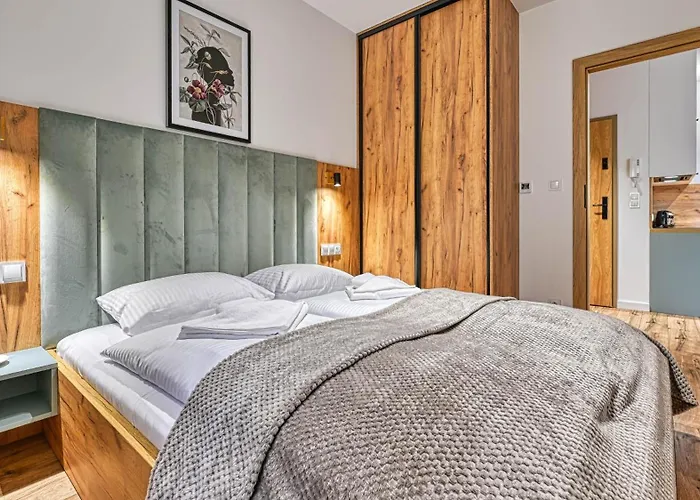 Pine Apartments, Sun & Snow Apartment